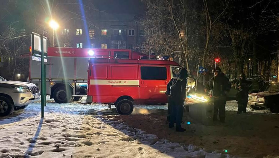 Из дома эвакуировали 28 человек.