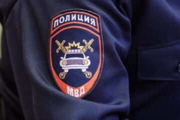 Сумму причиненного материального ущерба хозяин транспорта оценил в 100 тысяч рублей.