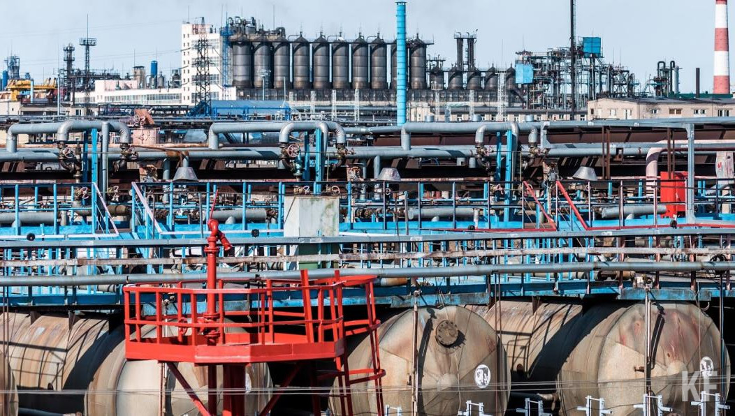 Специалисты взяли пробы воздуха.