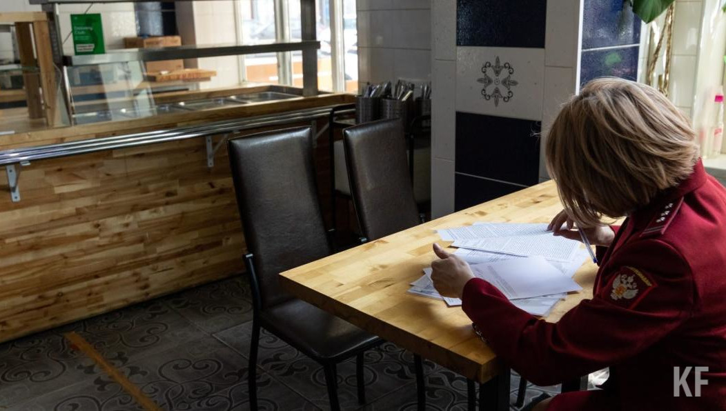 Также к административной ответственности привлекли два детских сада и промышленных предприятия.