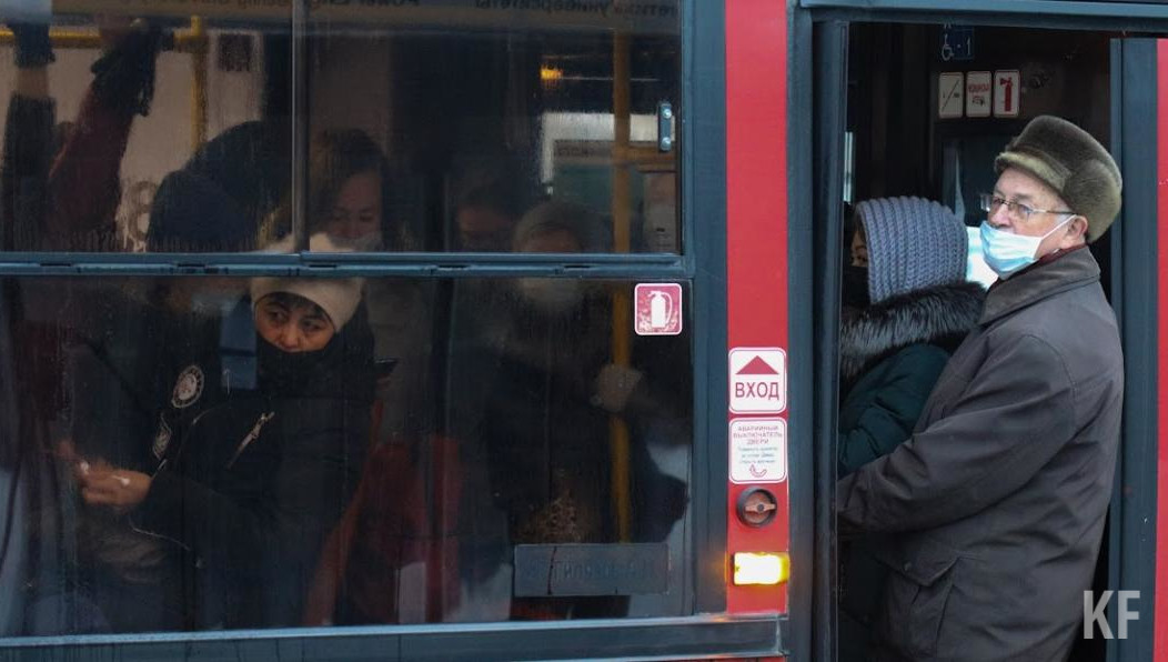 Дождаться трамвай или автобус в городе после полуночи нереально