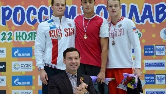 Эдуард Валиахметов из Альметьевска занял первое место на дистанции 400 м (комплексное плавание) на всероссийском чемпионате в Казани