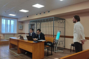 На заседании заново начали опрашивать свидетелей. Накануне выступил директор фирмы «Звезда» Талгат Салахов - его показания по делу не изменились.