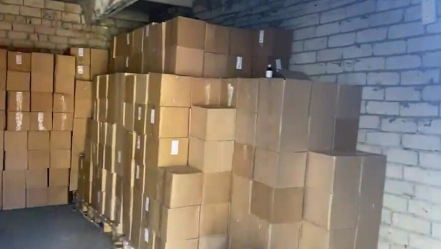 В гараже у него нашли 3770 литров этилового спирта.