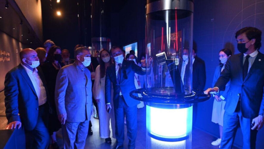 Также посетителям продемонстрировали высокотехнологичное интерактивное шоу.