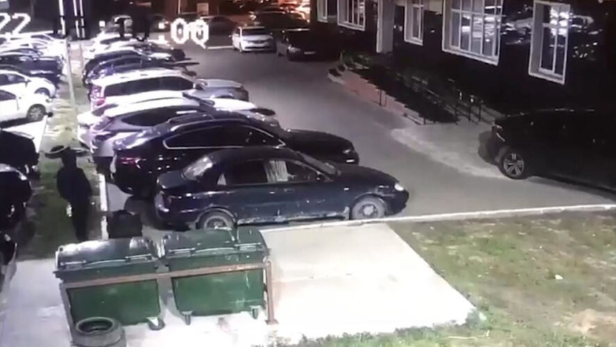 От огня пострадали семь машин.