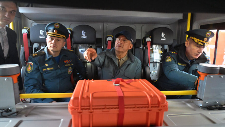 Глава МЧС России высоко оценил технику от автогиганта.