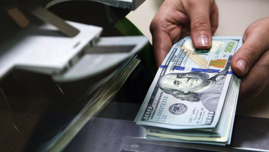 Доллар подорожал до 92 рублей.