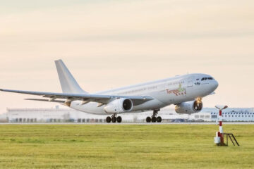 Полеты осуществляют широкофюзеляжные лайнеры Airbus A330.