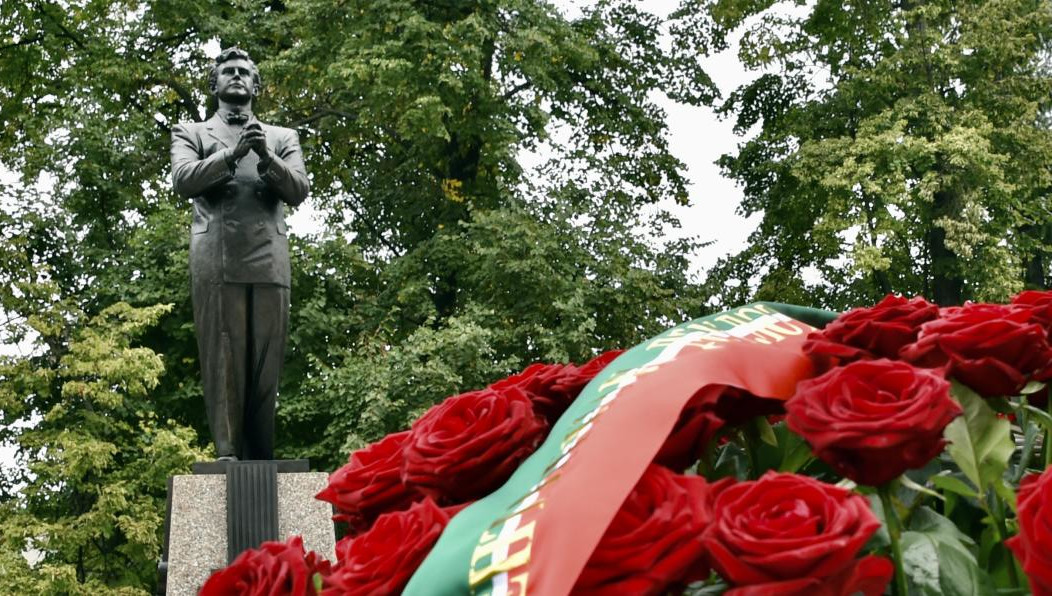 В сквере у филармонии появилсяне только новый объект