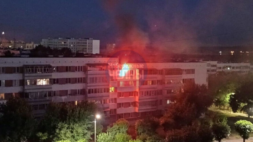 Девушка решила охладить комнату и уснула. Ее разбудил запах гари.