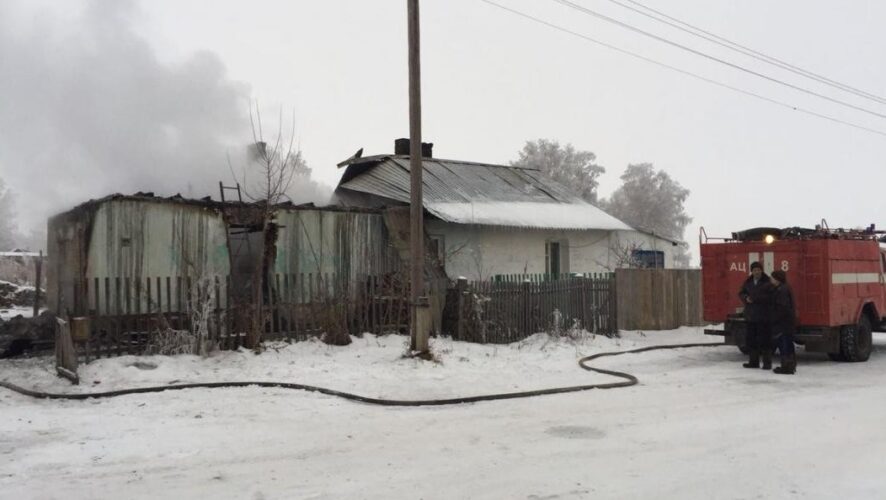 В одном из жилых домов в Новосибирской области произошел пожар
