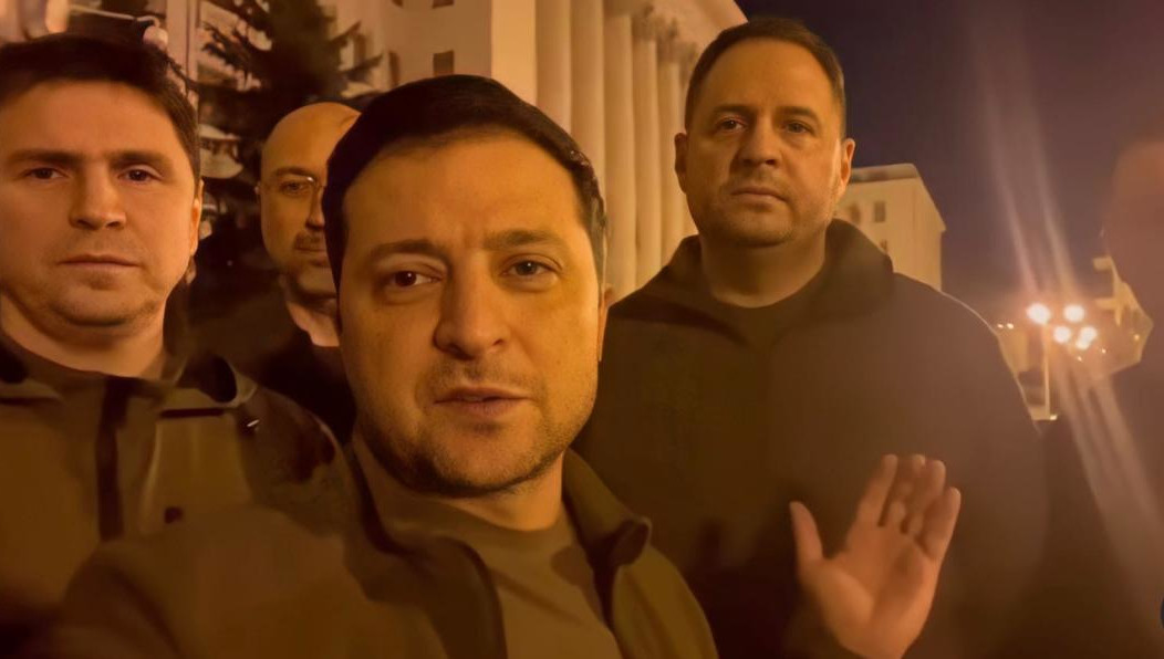 Президент Украины с соратниками показал