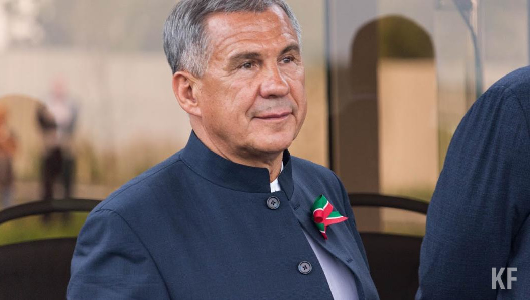 В комментариях президента Татарстана просят поделиться семенами томатов.