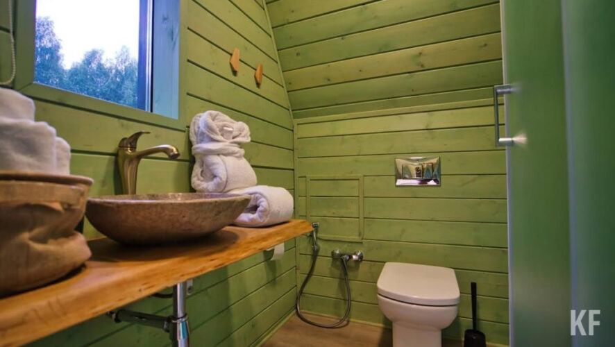 Двухлетнего мальчика передали медикам.