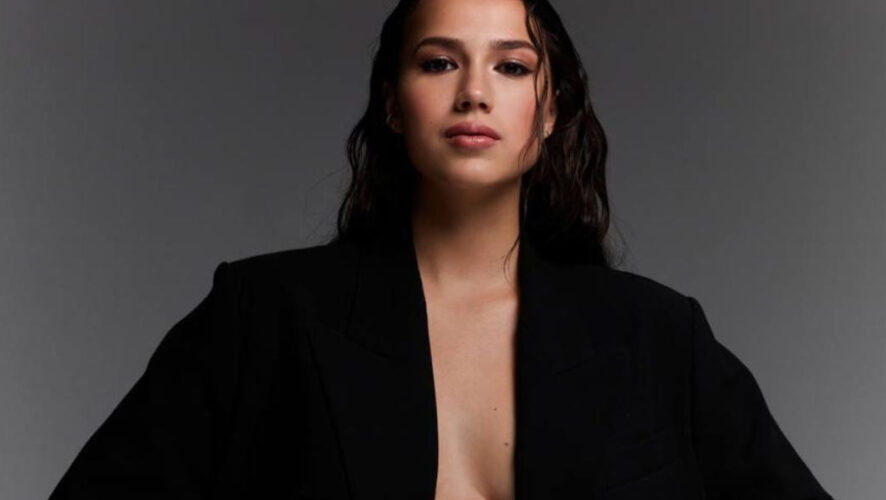 Олимпийская чемпионка пробует эротический образ.