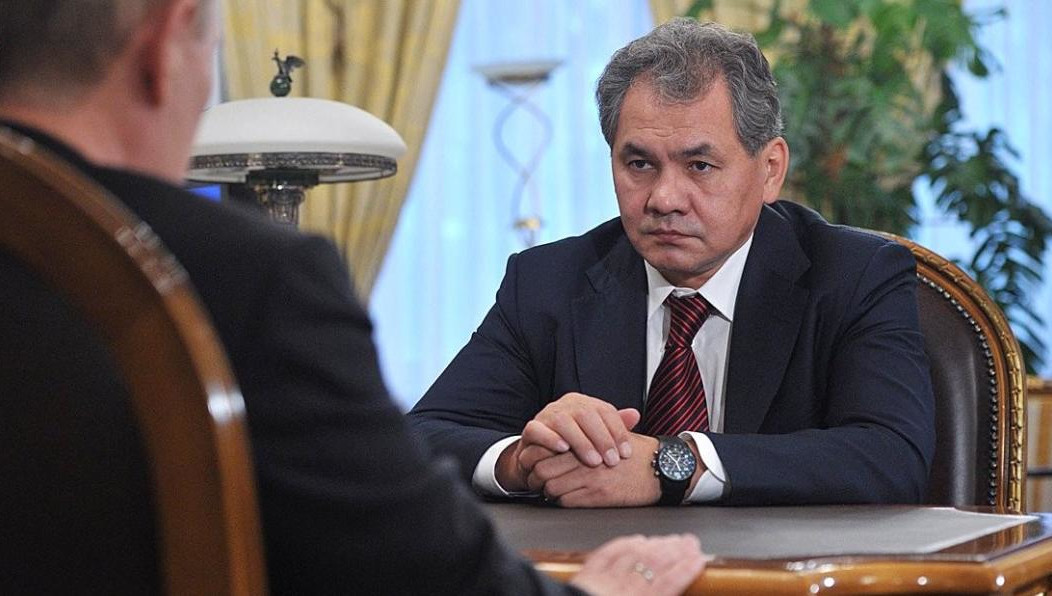 Указом российского президента министру обороны страны дали звания Героя в сентябре 1999 года.