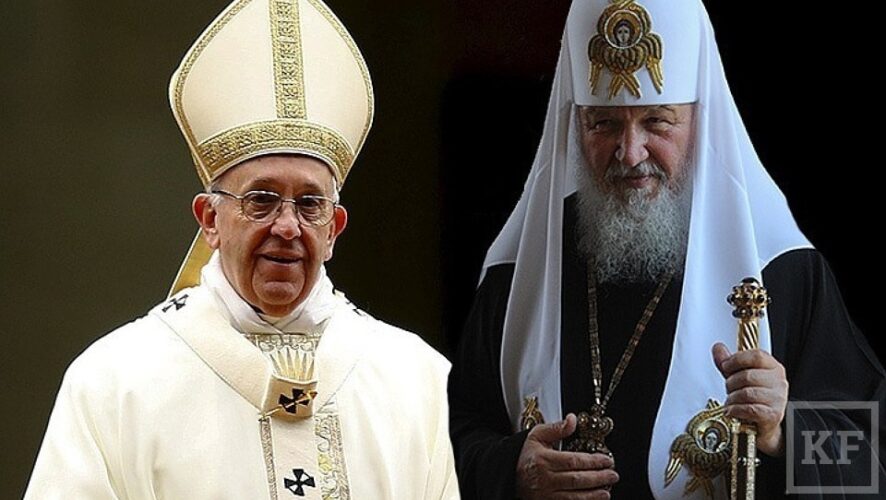 Патриарх Московский и всея Руси Кирилл и папа Римский Франциск начали переговоры в одном из залов международного аэропорта Гаваны (Куба) имени Хосе Марти