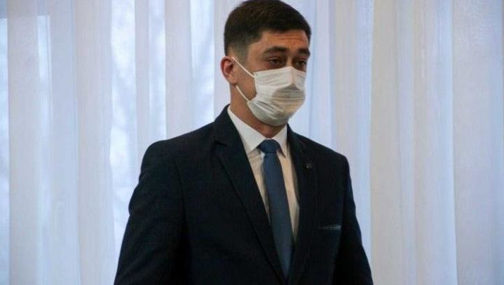 Ранее он работал главным специалистом управления административно-технической инспекции в исполкоме Набережных Челнов.