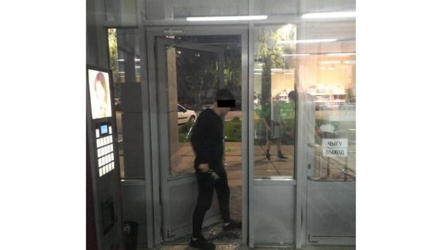 Подростками занимаются инспекторы ПДН.