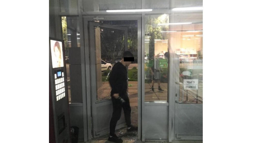 Подростками занимаются инспекторы ПДН.