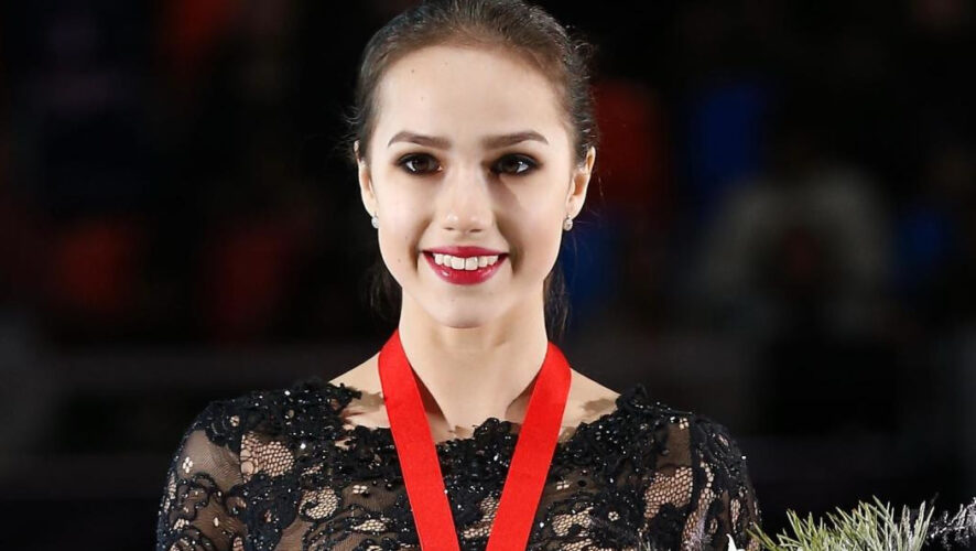 Олимпийская чемпионка поддержала Камилу Валиеву после выступления в произвольной программе.