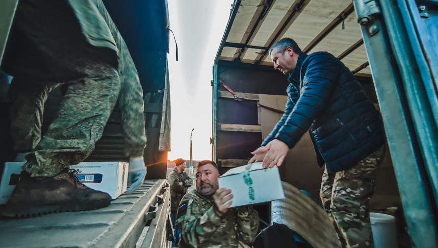 В военную часть отправятся рации