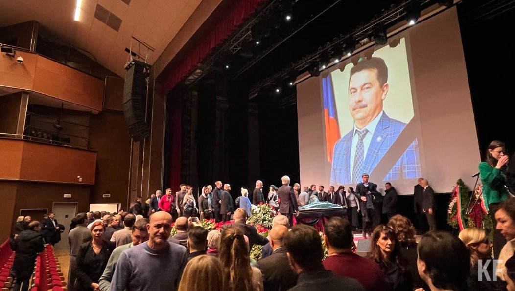 Бывший президент республики отметил важность вклада министра в развитие медицины Татарстана.