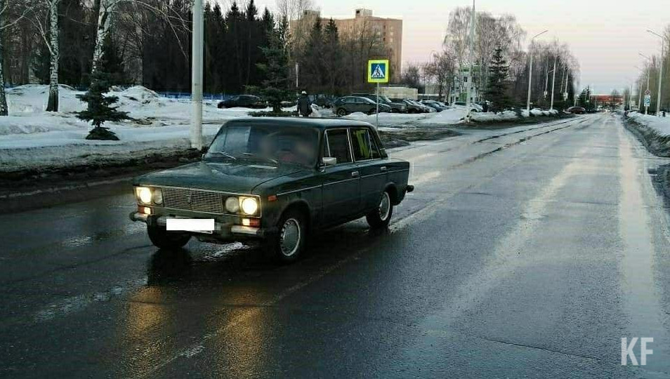 Женщина переходила дорогу по «зебре».