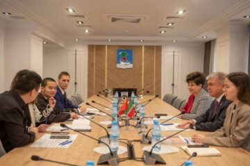 Мэр Наиль Магдеев встретился с делегацией из Гуандуна.