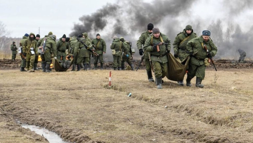 Из Татарстана в зону СВО отправились сотни резервистов.&nbsp;До&nbsp;отъезда&nbsp;их подготовкой вплотную занимались на танковом полигоне. Теперь крайне важно
