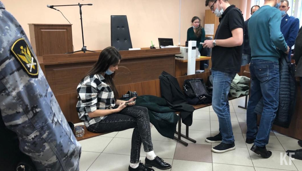 Девушке внезапно стало плохо