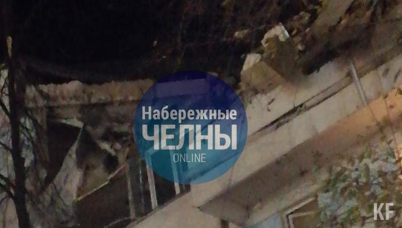 Прибывшие на место происшествия экстренные службы информируют по мере поступления новых данных.