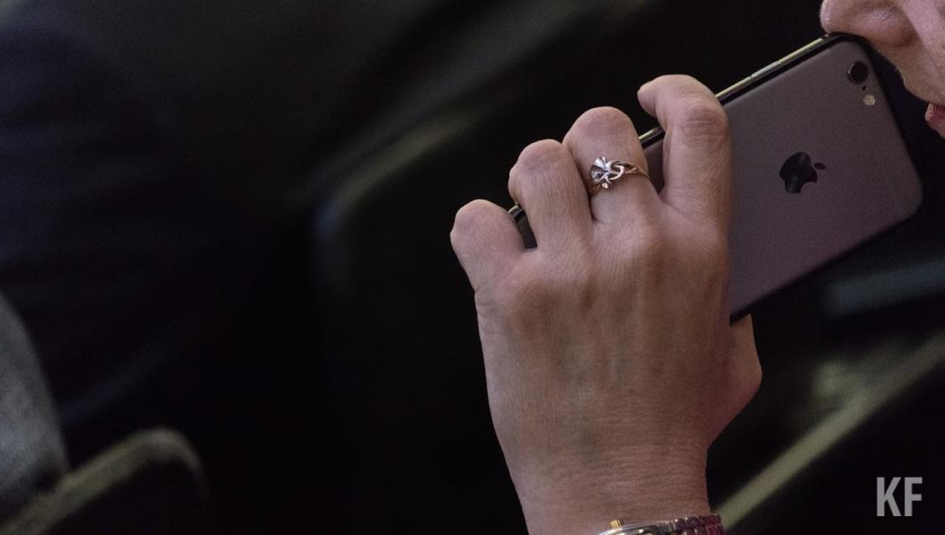 Все деньги он тратил на ставках.