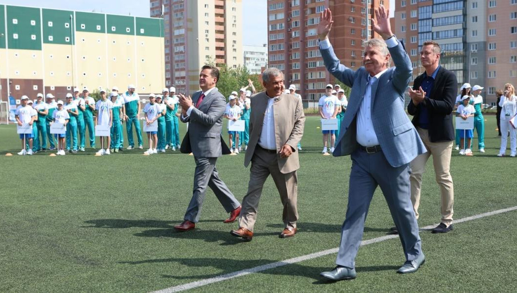 В турнире принимают участие 700 человек из 22 команд со всей России.