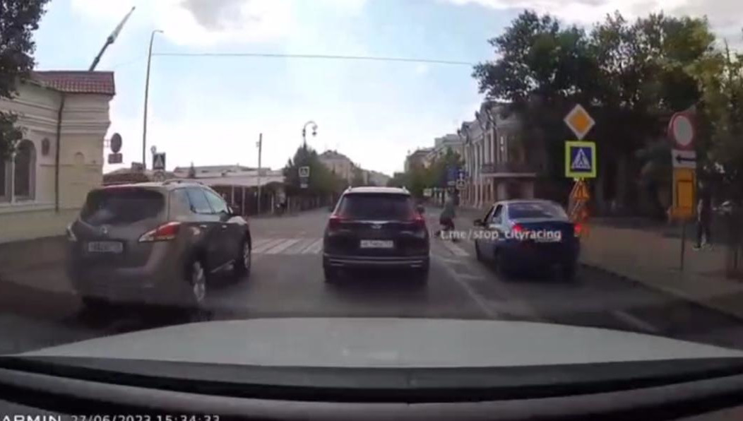 Автомобилиста нашли по видео в сети.