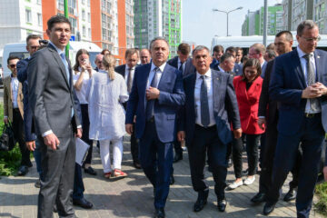 Вице-премьер России посетил комплекс с президентом Татарстана.