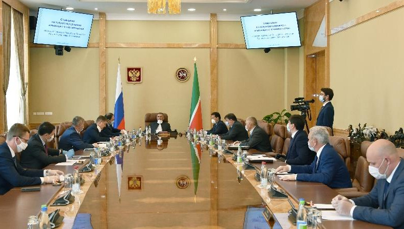 Также на совещании затронули тему развития нового маршрута федеральной дороги «Казань – Оренбург».