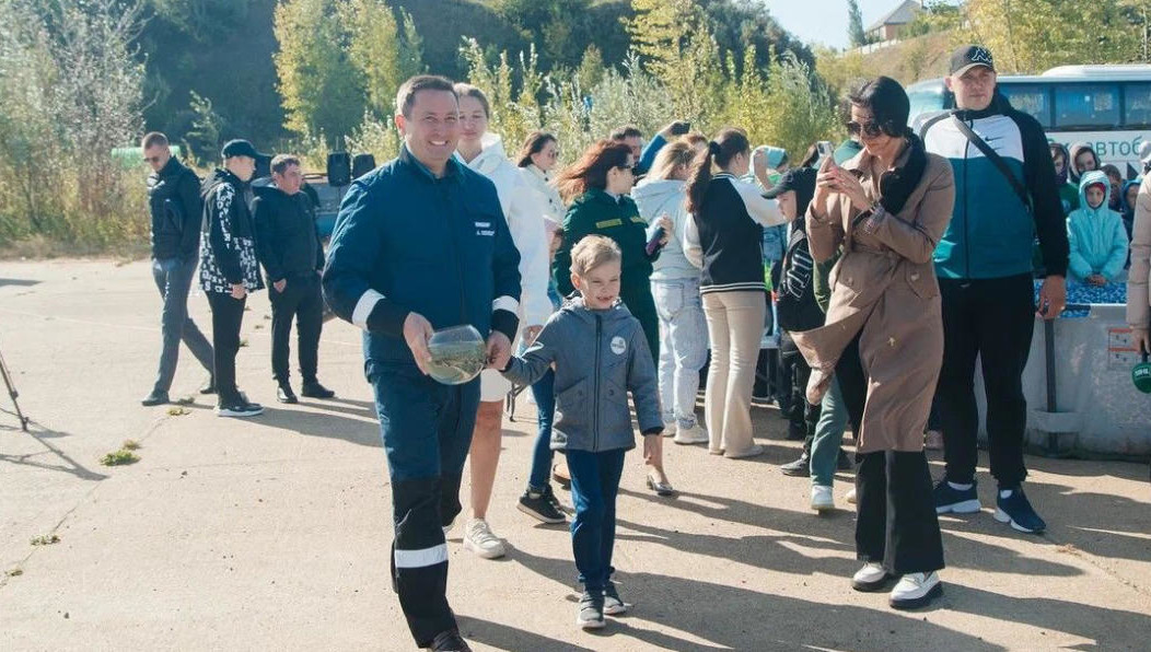 В большое плавание первыми рыбу запустили дети сотрудников «Нижнекамскнефтехима»