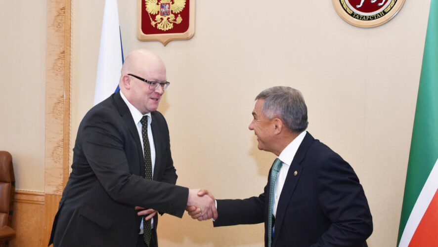 Президент Татарстана встретился с с послом Финляндии в России Микко Хауталой.