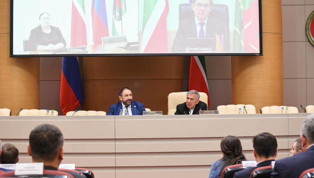 В их число вошли промышленные и социальные инфраструктурные проекты