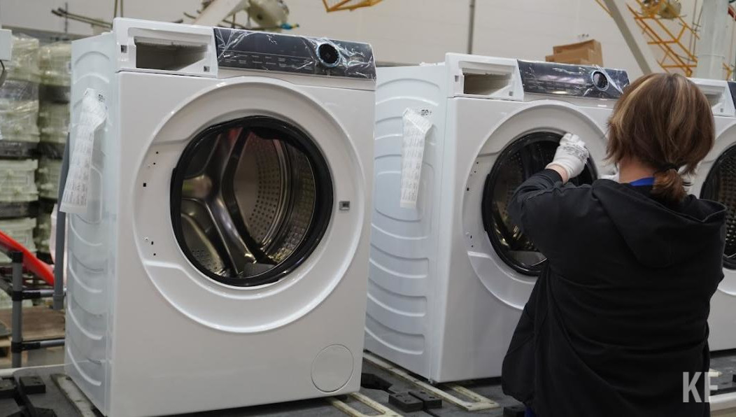 Большую часть комплектующих предприятия получали из ЕС.