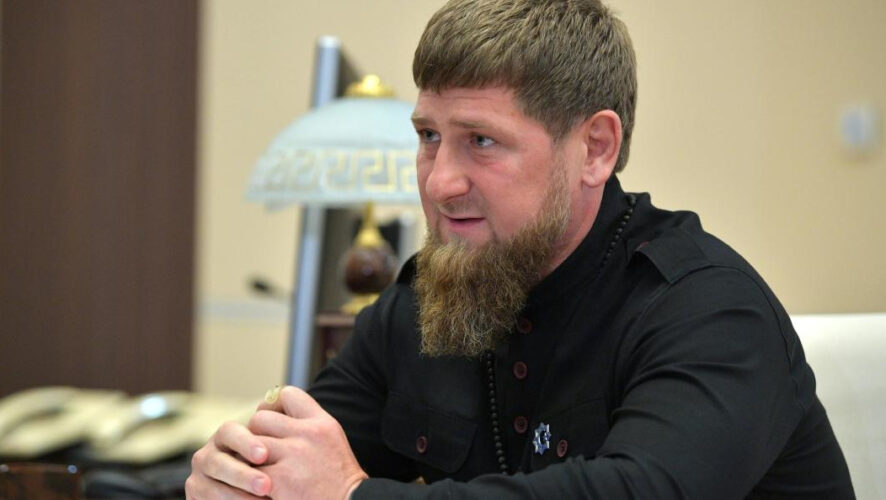 Командиры докладывают главе Чечни о ходе боев и подробностях наступления.