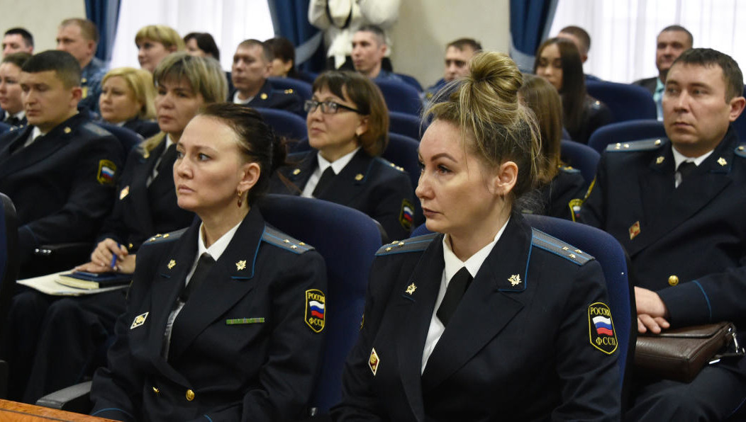 Из 55 отделов в республике полностью укомплектованы лишь девять. С катастрофическим дефицитом работников столкнулись в Советском районе Казани