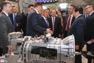 Президент Татарстана Рустам Минниханов посетил в Китае крупнейшее машиностроительное предприятие Weichai Power