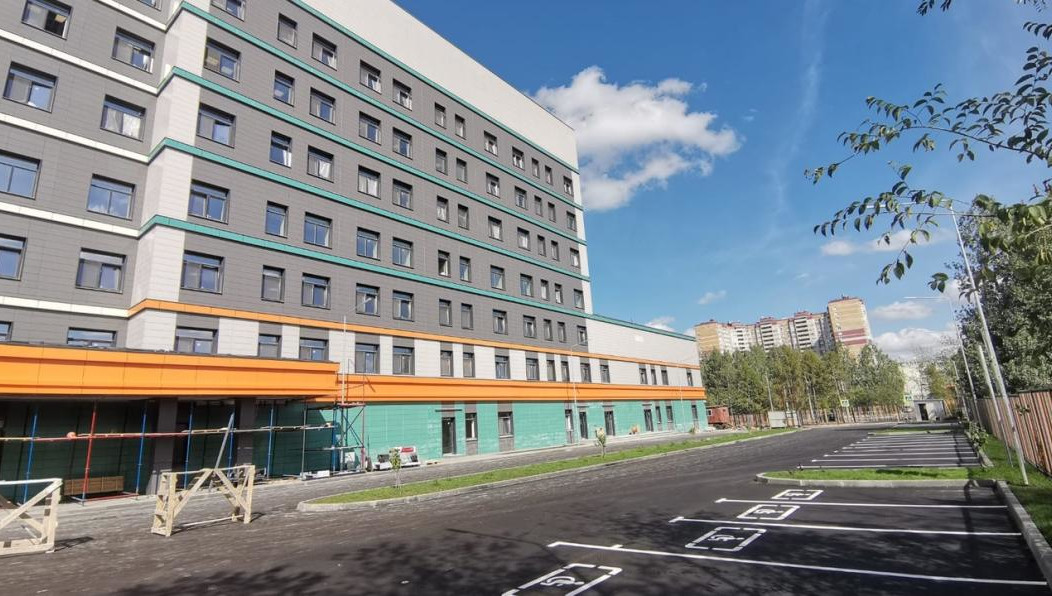 Общая площадь здания превышает 20 тысяч квадратных метров.