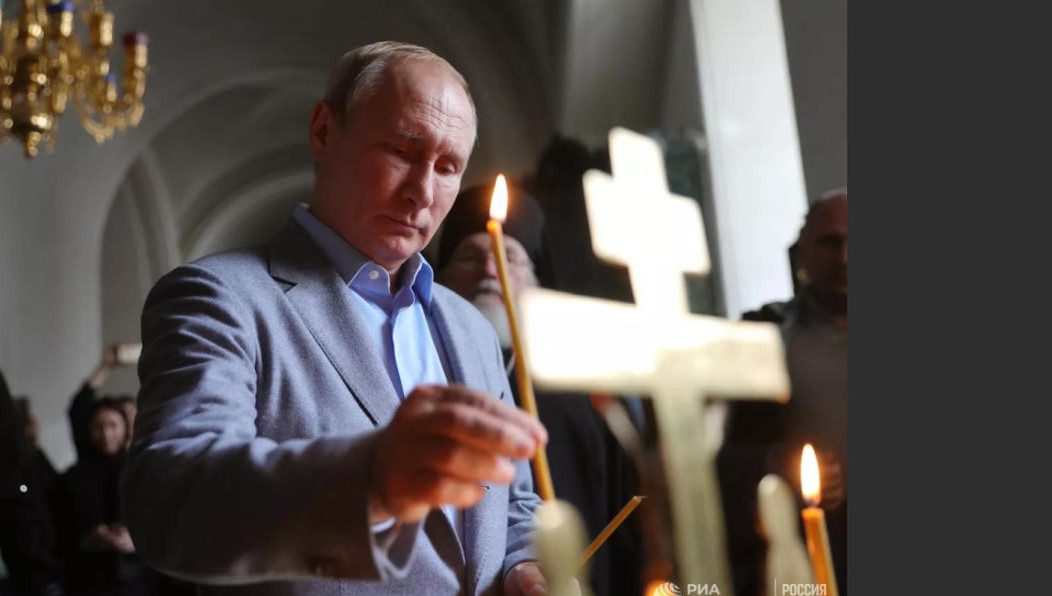 Глава государства отметил вклад Русской православной церкви и других христианских конфессий России в единение общества.