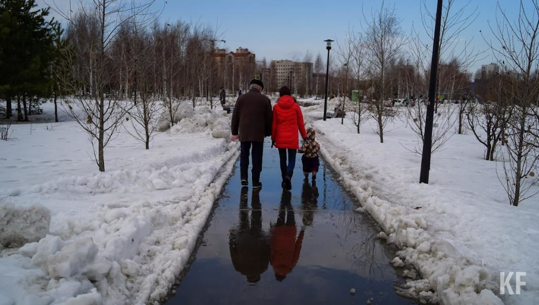 Поддержку предлагают сделать ежемесячной и в размере 10 тысяч рублей.