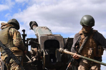 Украинские войска продолжают обстреливать объект.