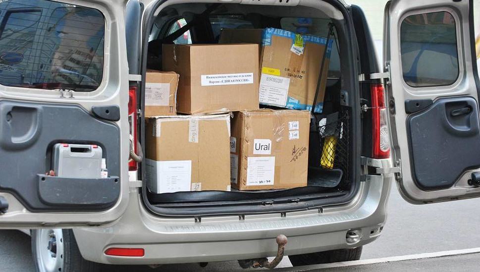 Горожане регулярно отправляют гуманитарный груз для нуждающихся.